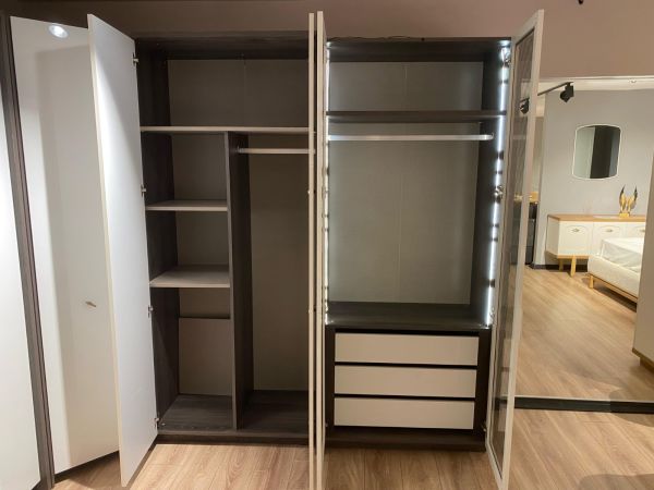 Outlet Atlas Giyinme Odası