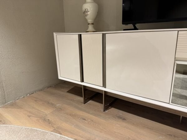 Outlet Aura Beyaz Tv Ünitesi