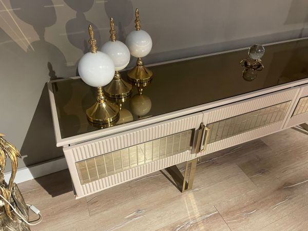 Outlet Gucci Tv Ünitesi