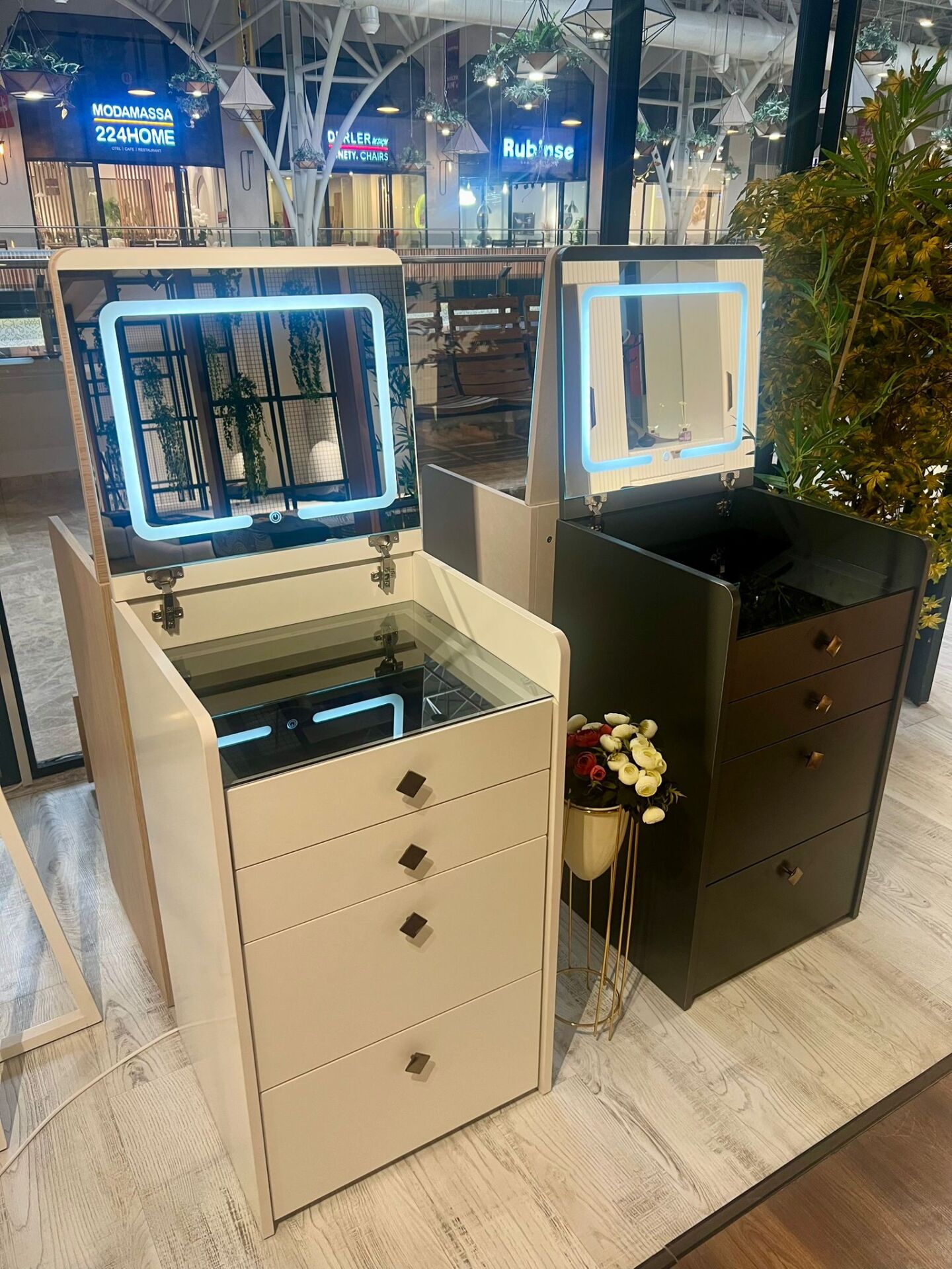 Çok Amaçlı Takı ve Makyaj Dolabı