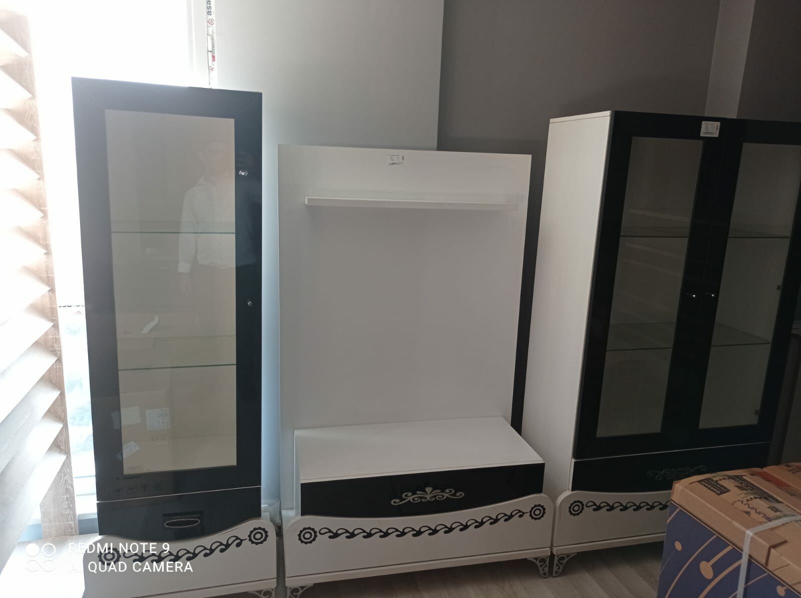 Outlet Vitrinli Tv Sehpası
