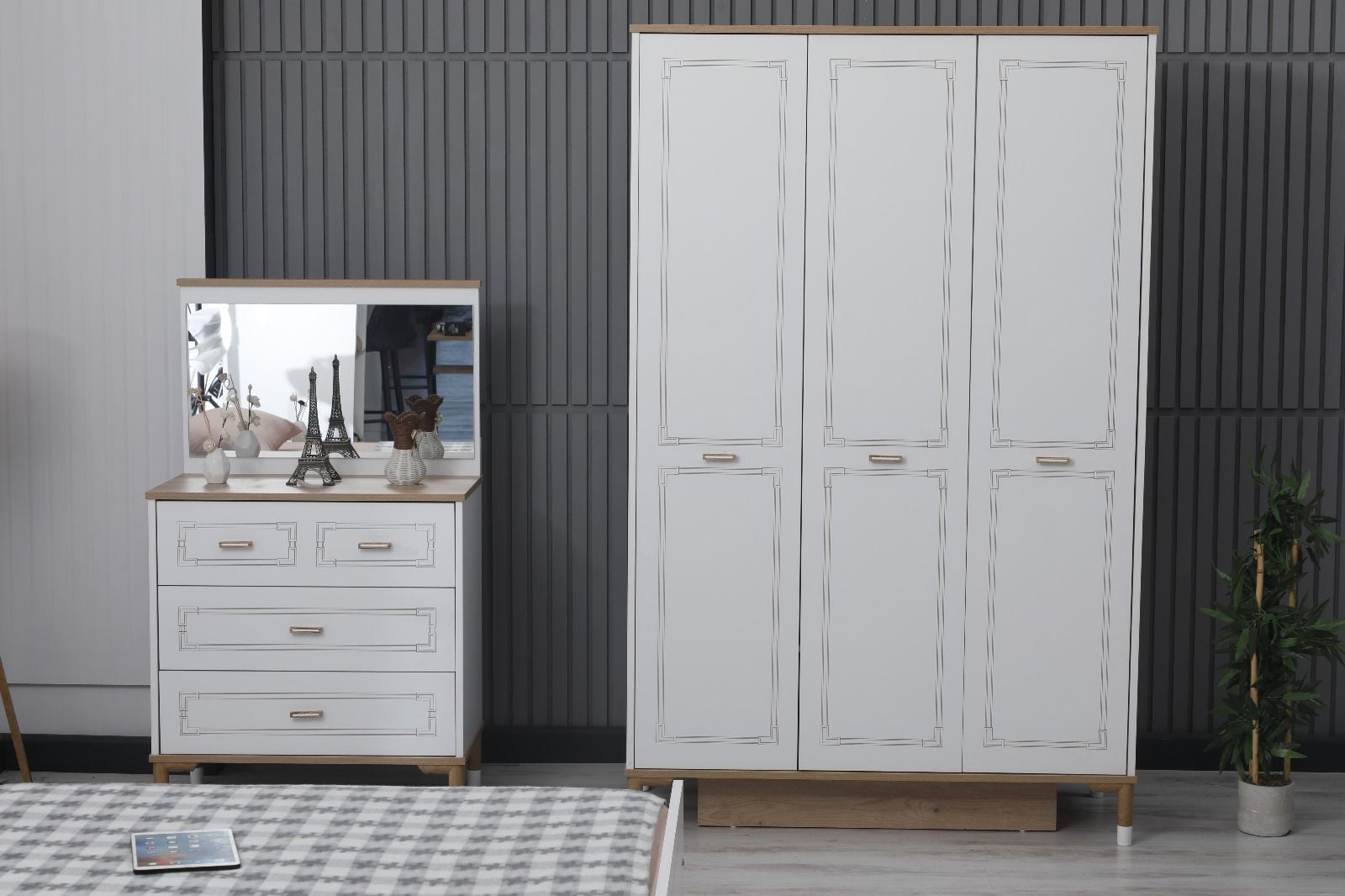 İkon 3 Kapılı Dolap