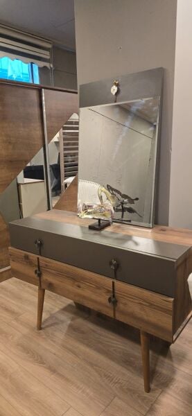 Outlet Antik Yatak Odası