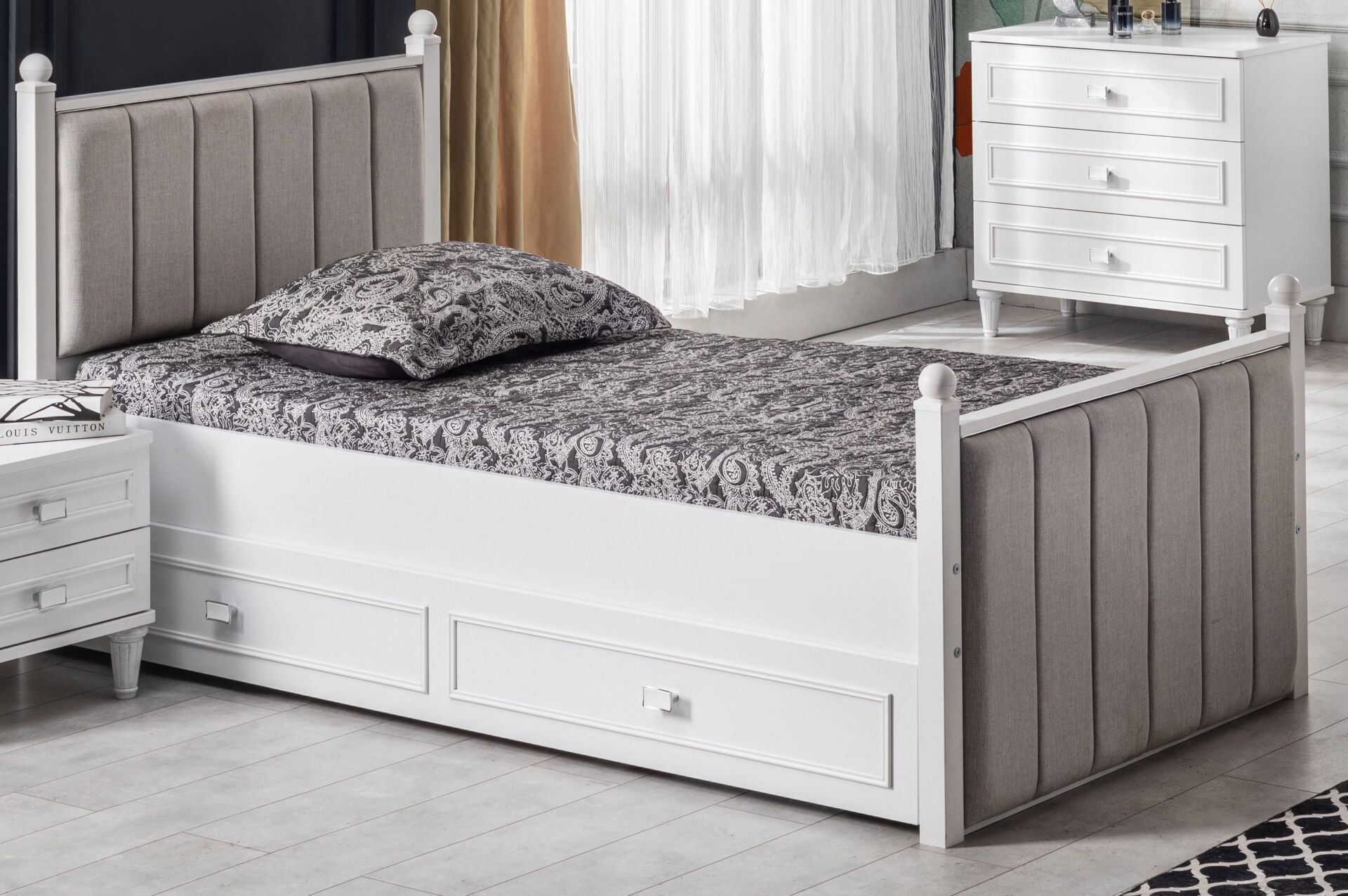 Lotus Başlıklı Karyola Yavrulu