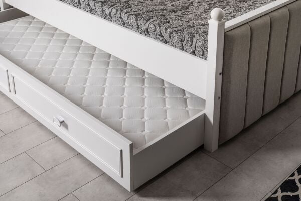 Lotus Başlıklı Karyola Yavrulu